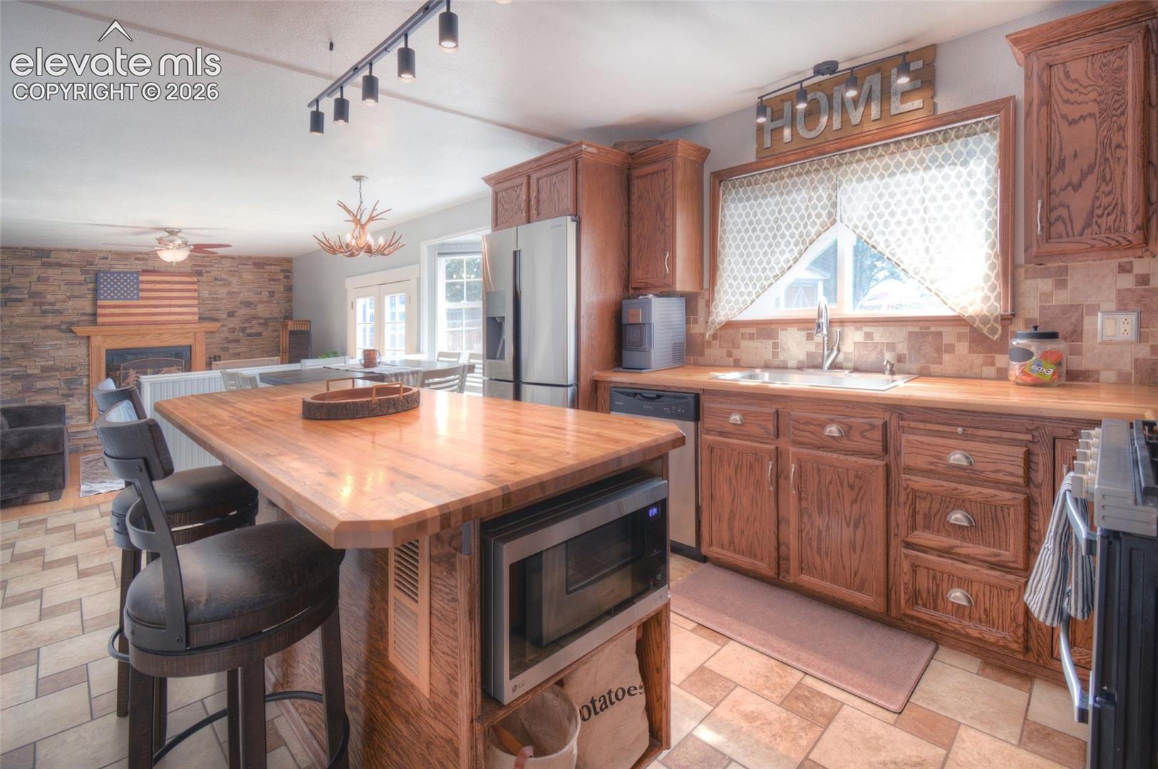 Listing photo 10 for 2955 Rhapsody Drive