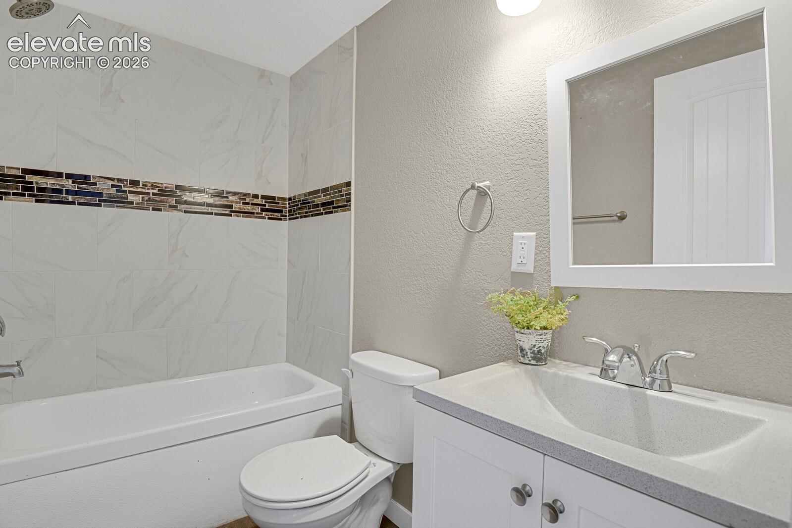 Listing photo 43 for 2015 N Ellicott Highway