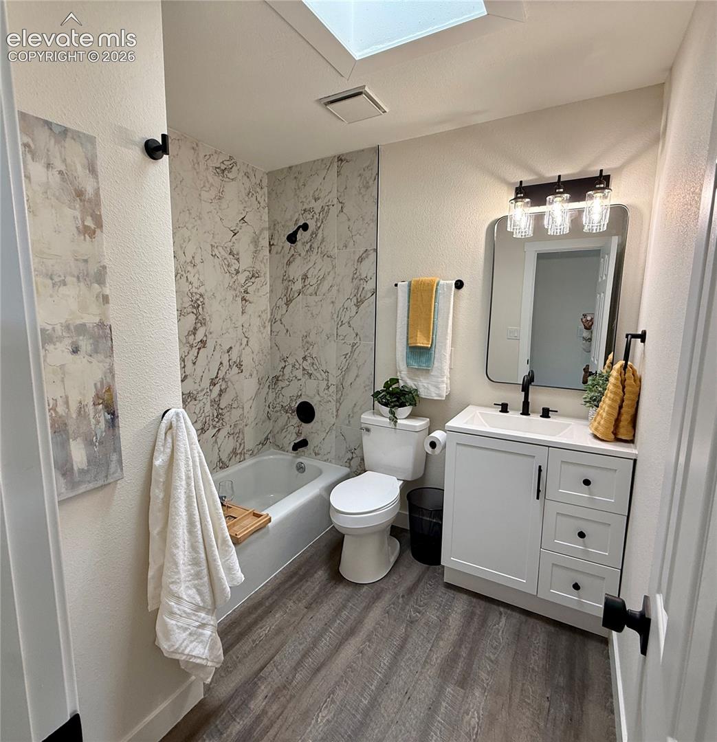 Listing photo 18 for 7055 Goldsmith Circle