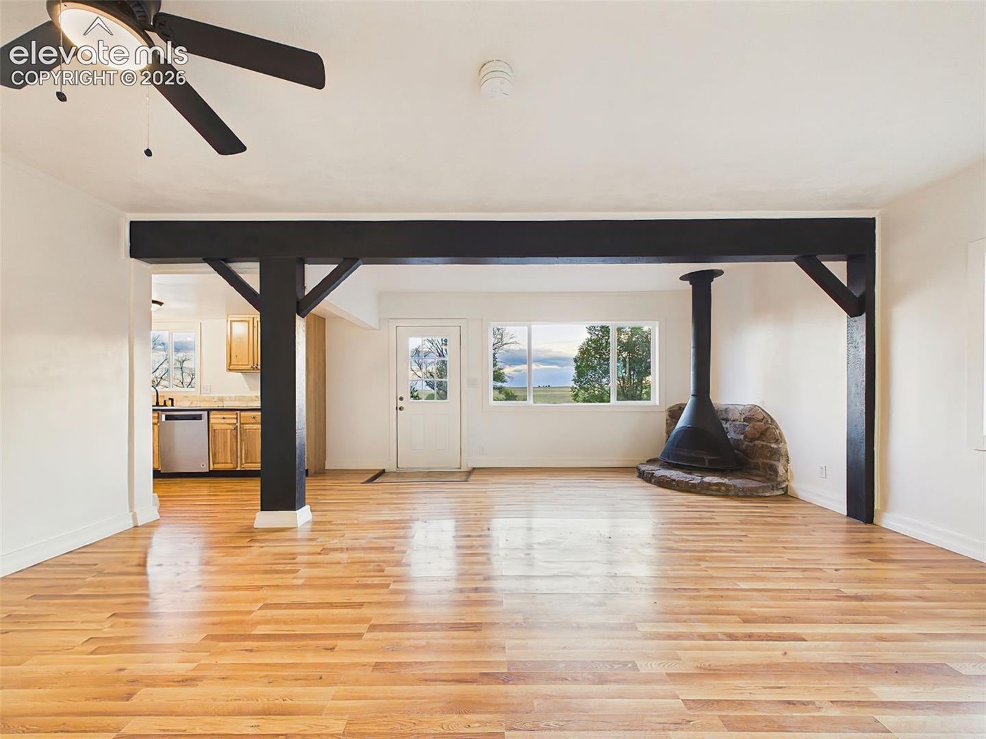Listing photo 10 for 23015 Murphy Road