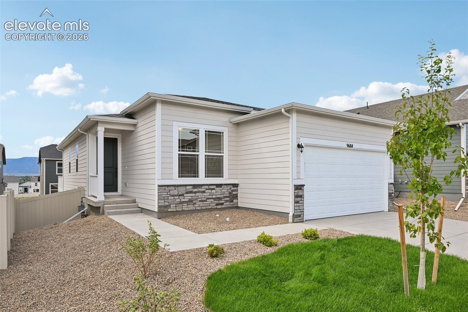 Listing photo 2 for 9684 Blaurock Drive