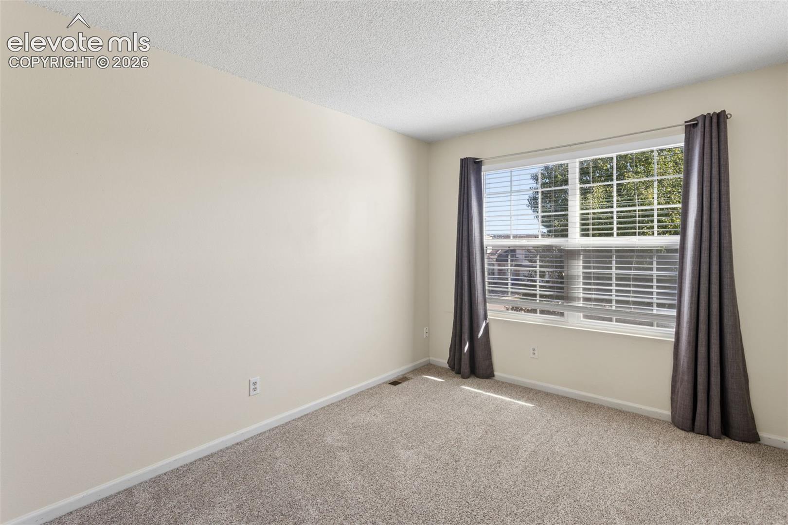 Listing photo 24 for 6420 Stonehedge Drive