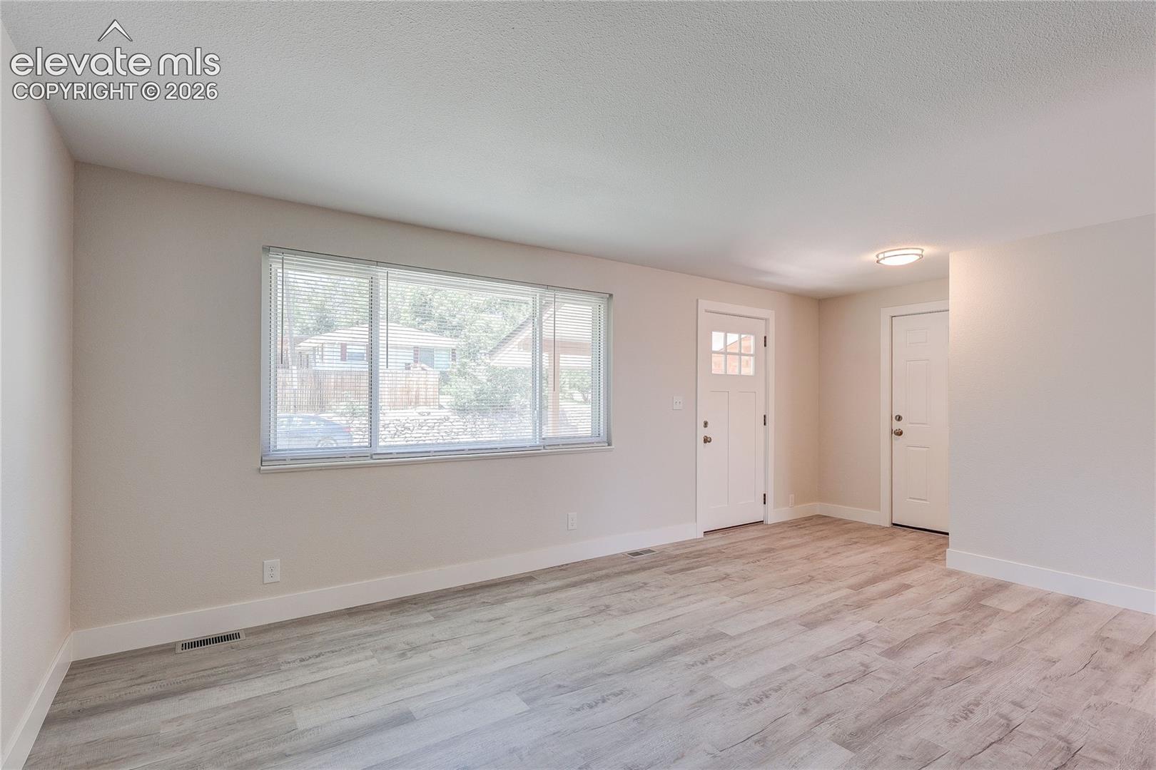 Listing photo 27 for 3100 S Dale Court