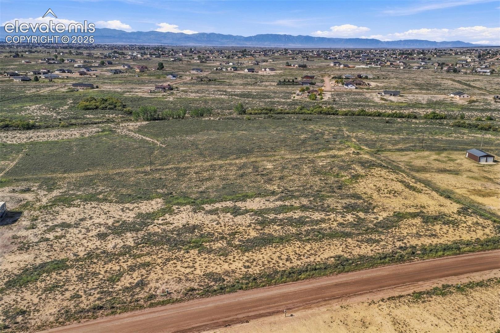 Listing photo 40 for 1385 N Challenger Drive