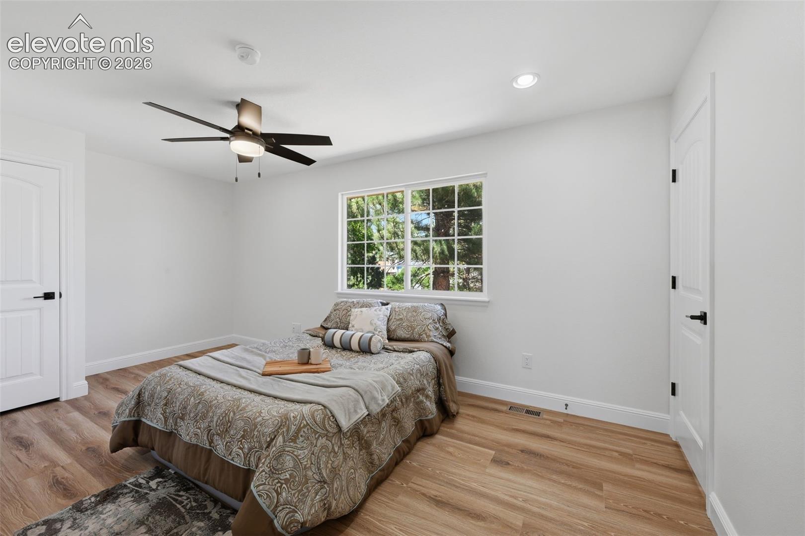Listing photo 27 for 780 Bayfield Drive