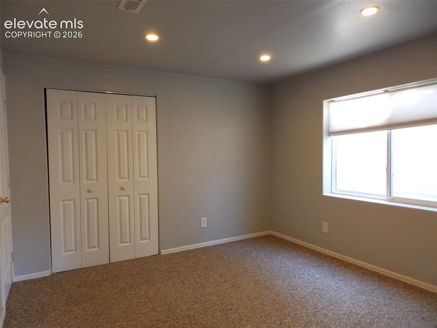 Listing photo 14 for 803 Ridgebury Place