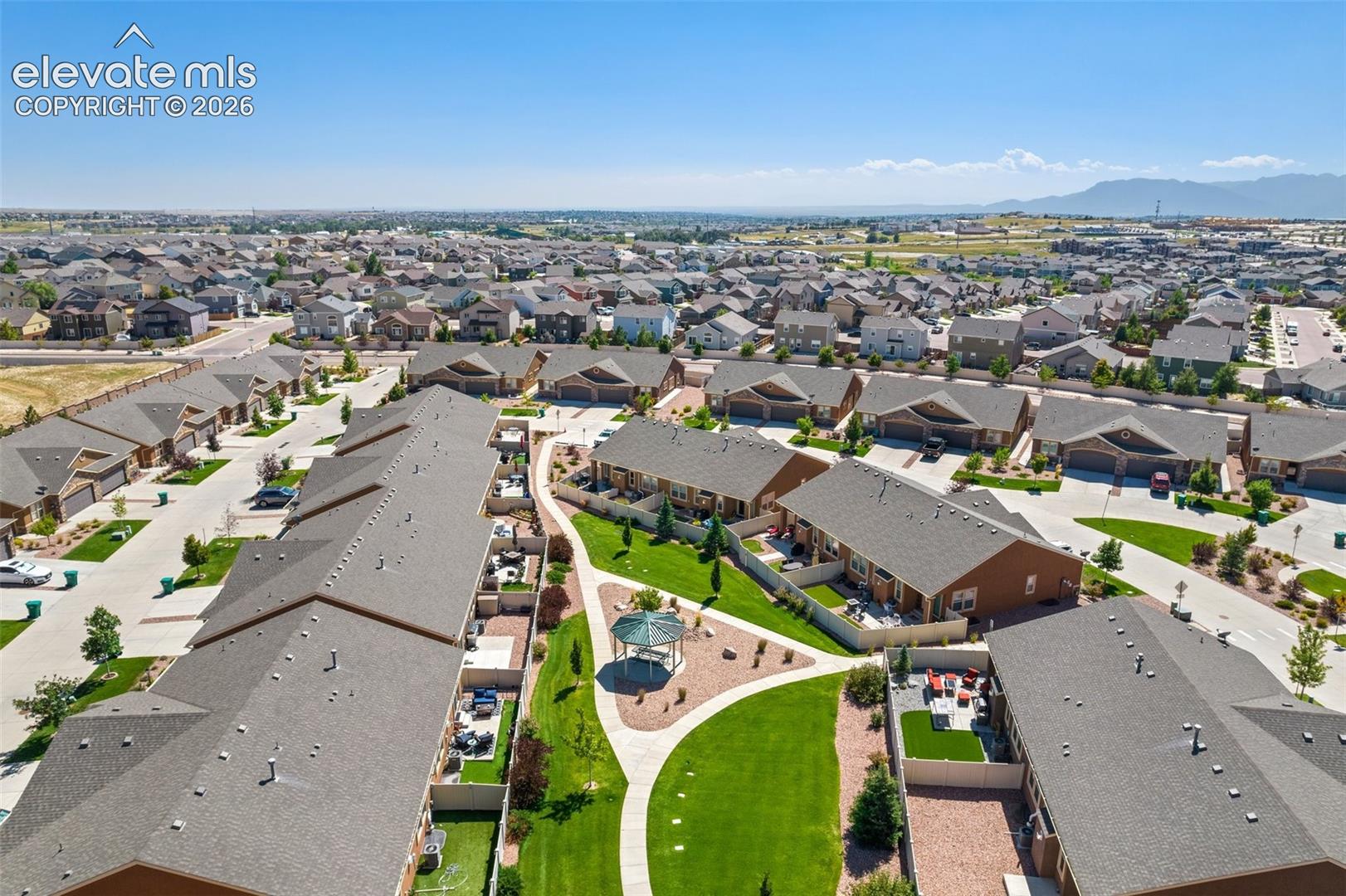 Listing photo 39 for 8042 Potentilla Grove