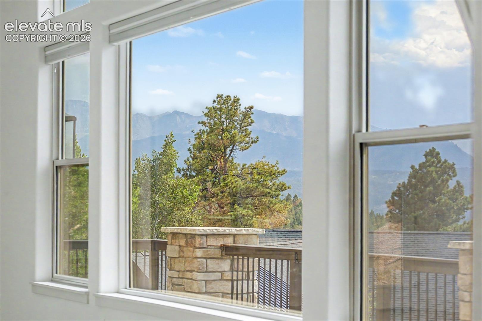 Listing photo 7 for 1015 Locklin Way