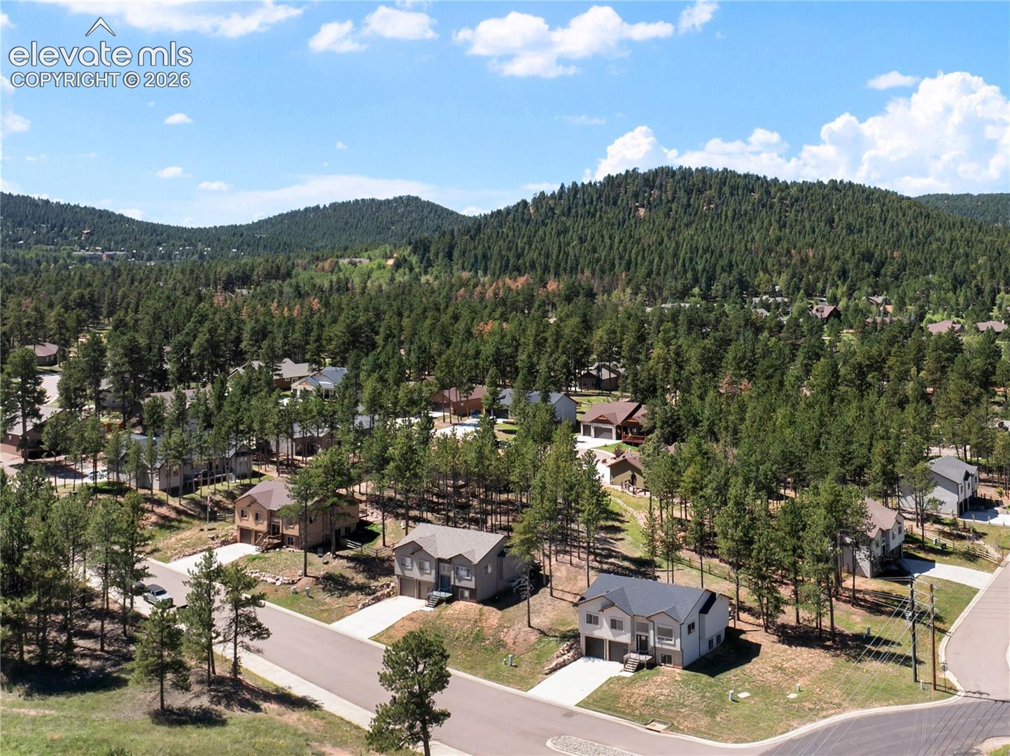 Listing photo 4 for 1382 Ridgestone Drive
