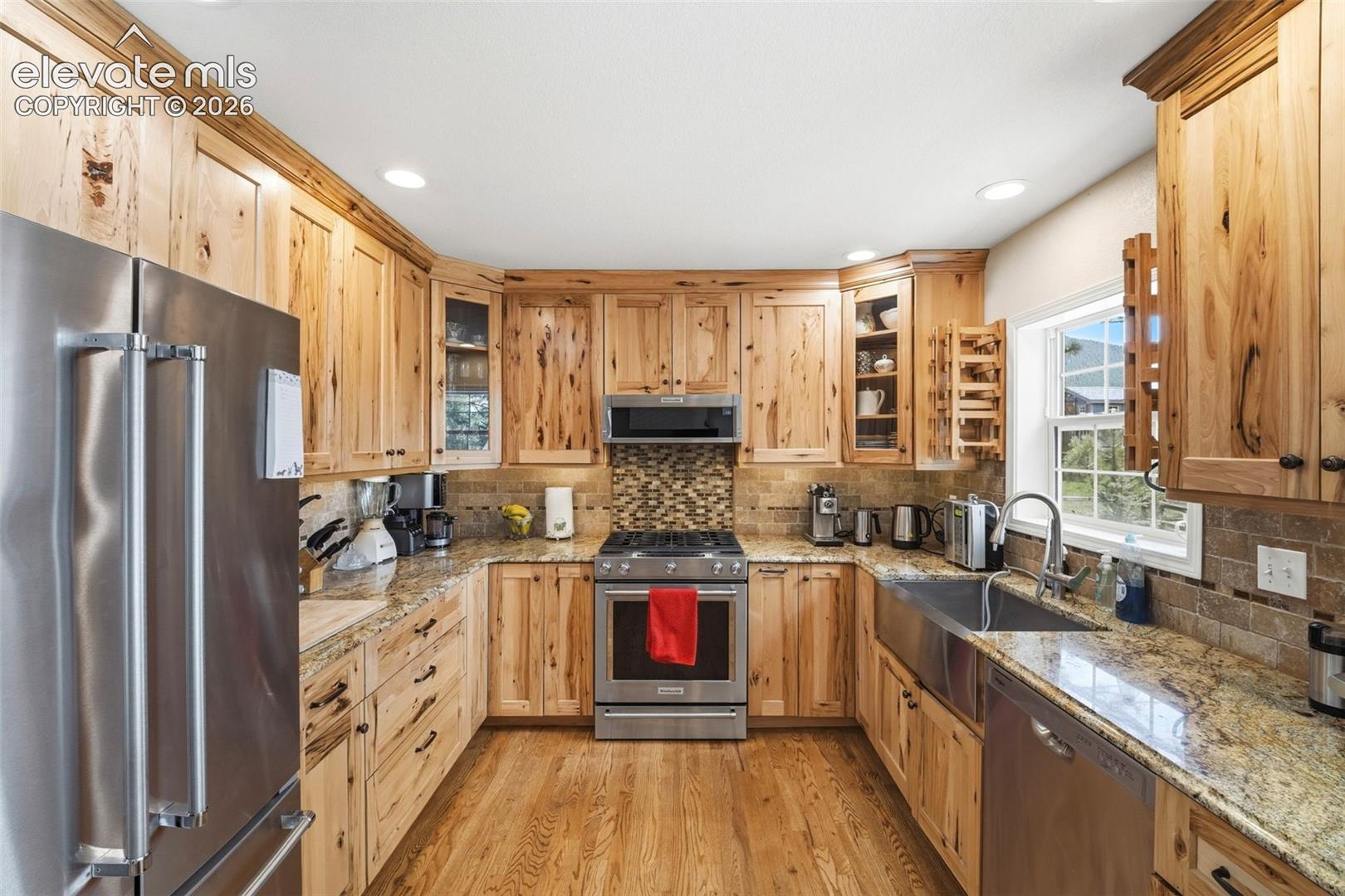 Listing photo 14 for 2221 Valley View Drive