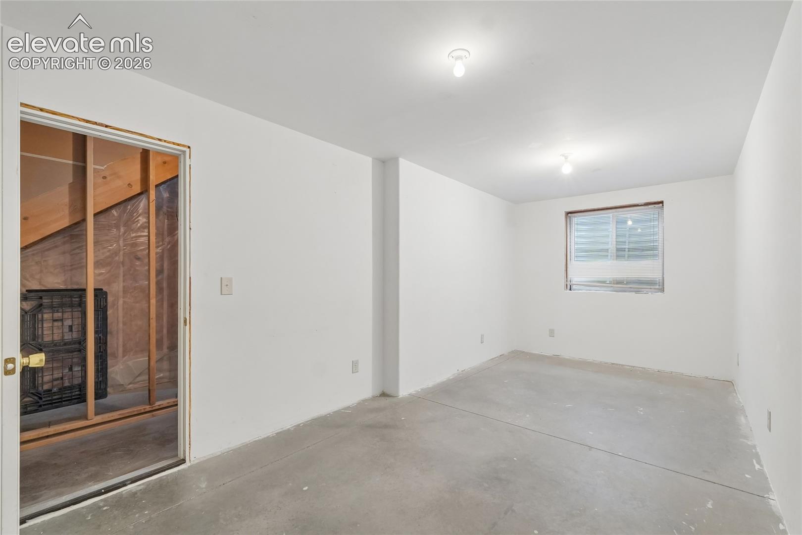 Listing photo 16 for 11528 Louvre Point