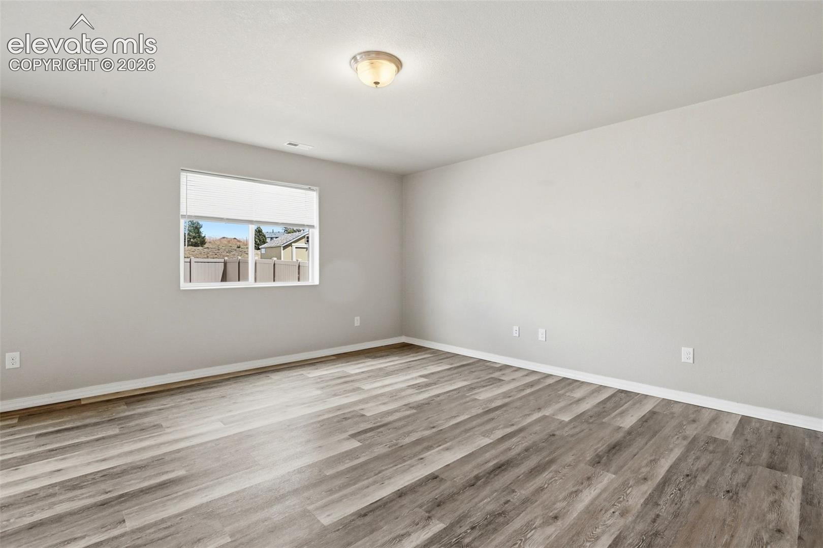 Listing photo 6 for 10725 Traders Parkway