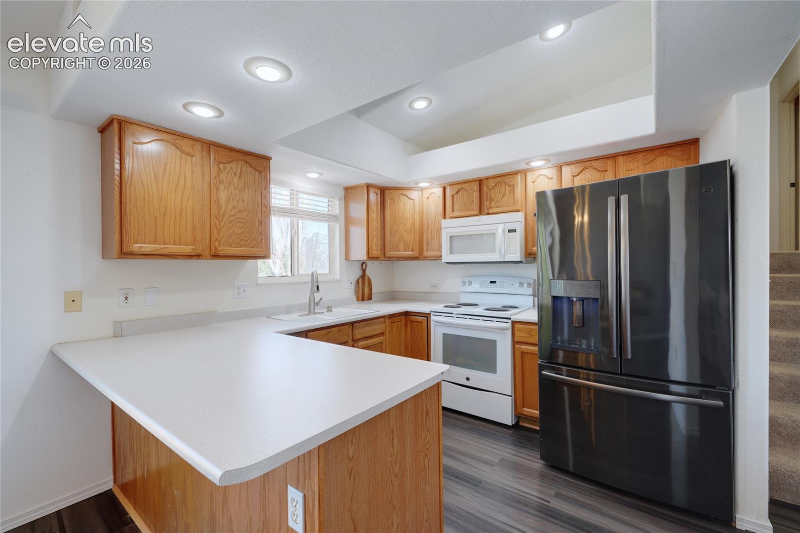 Listing photo 7 for 299 S Falcon Drive