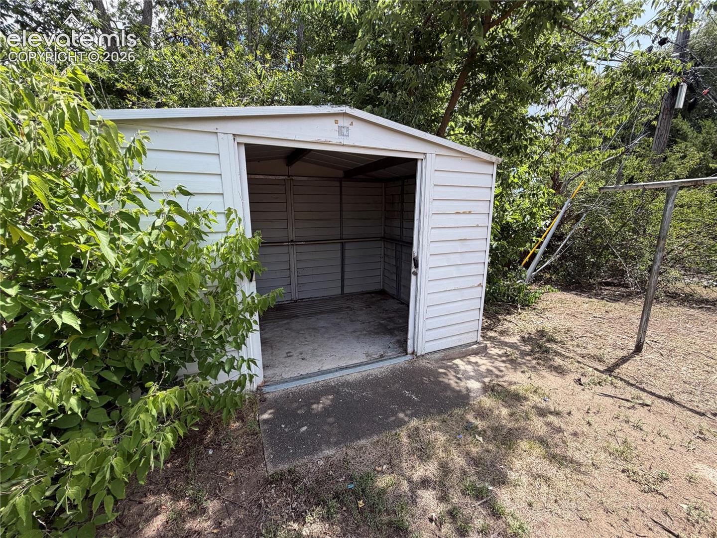 Listing photo 28 for 2239 Drakestone Drive