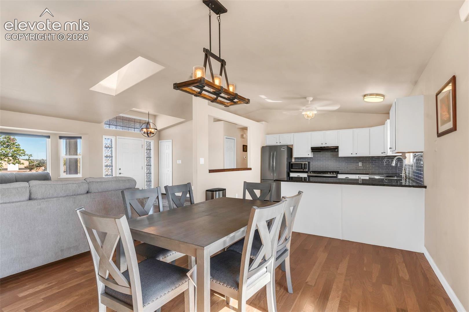 Listing photo 10 for 1172 W Bella Casa Drive