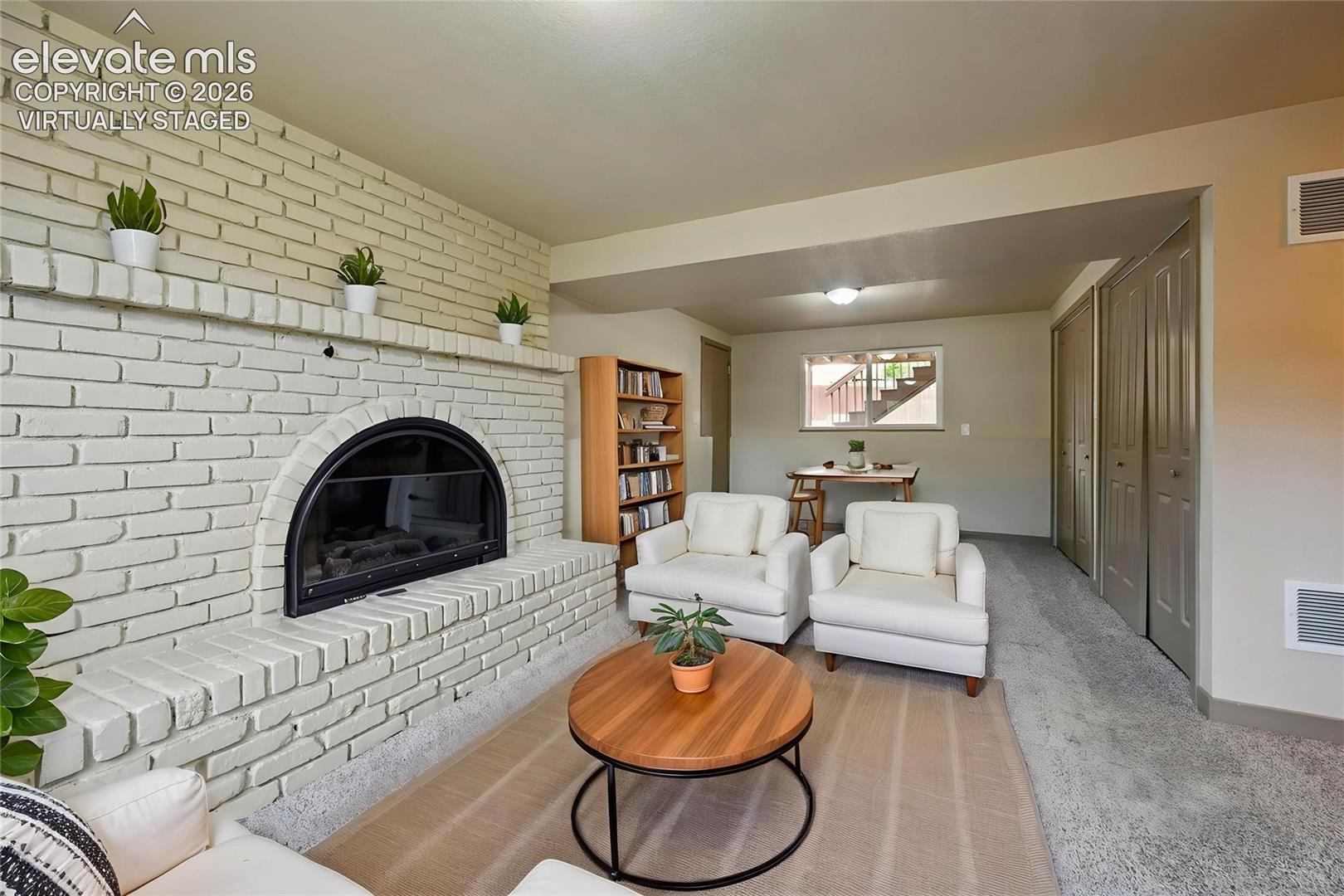 Listing photo 9 for 5015 Bonita Way