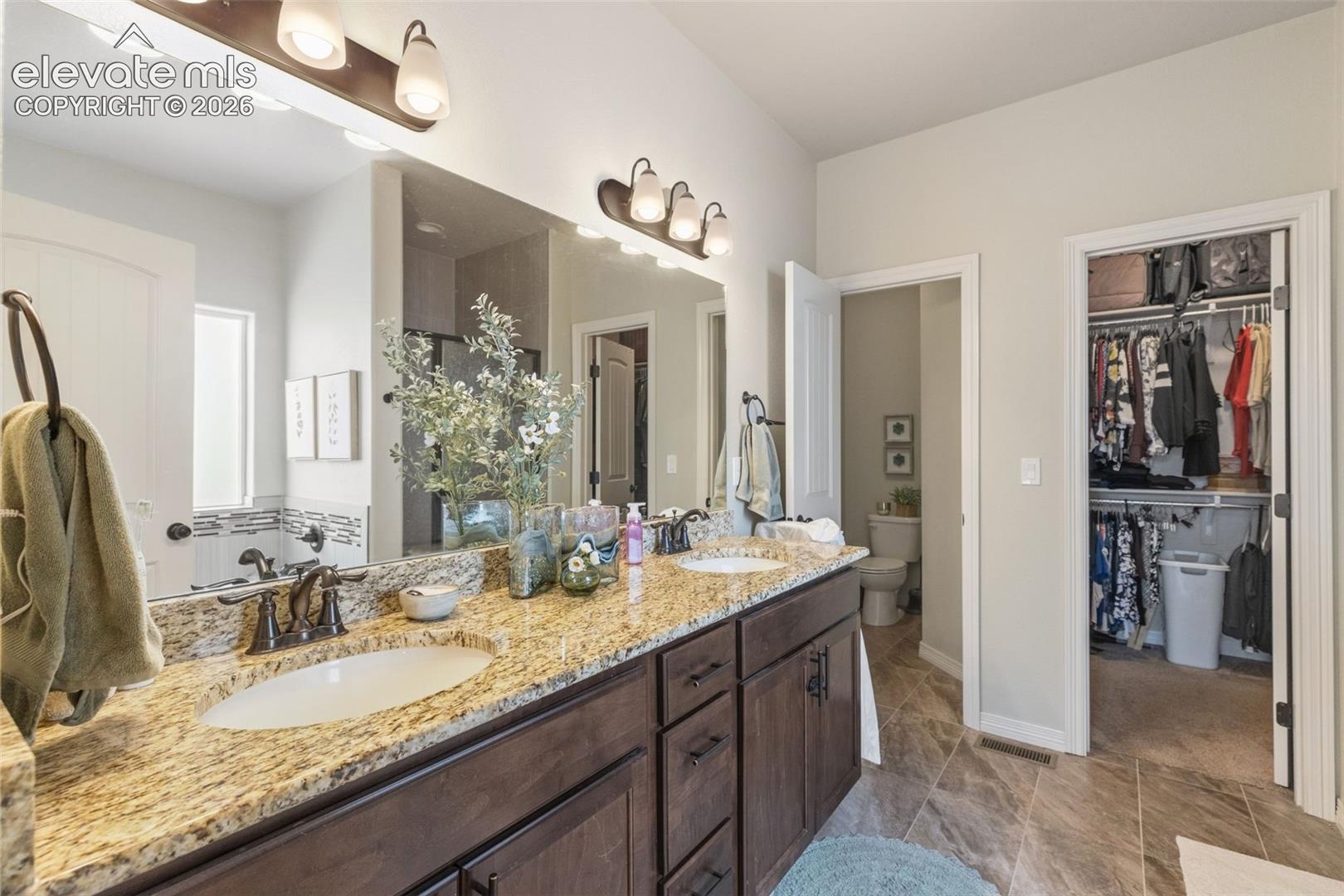 Listing photo 16 for 12792 Longview Park Lane