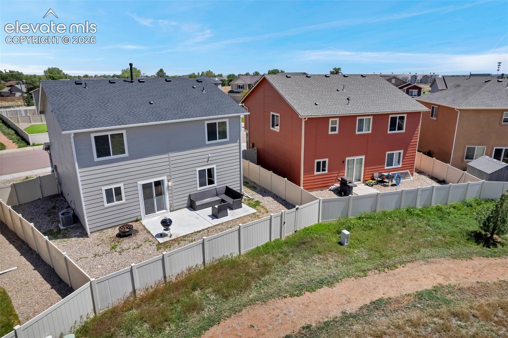 Listing photo 7 for 7548 Benecia Drive