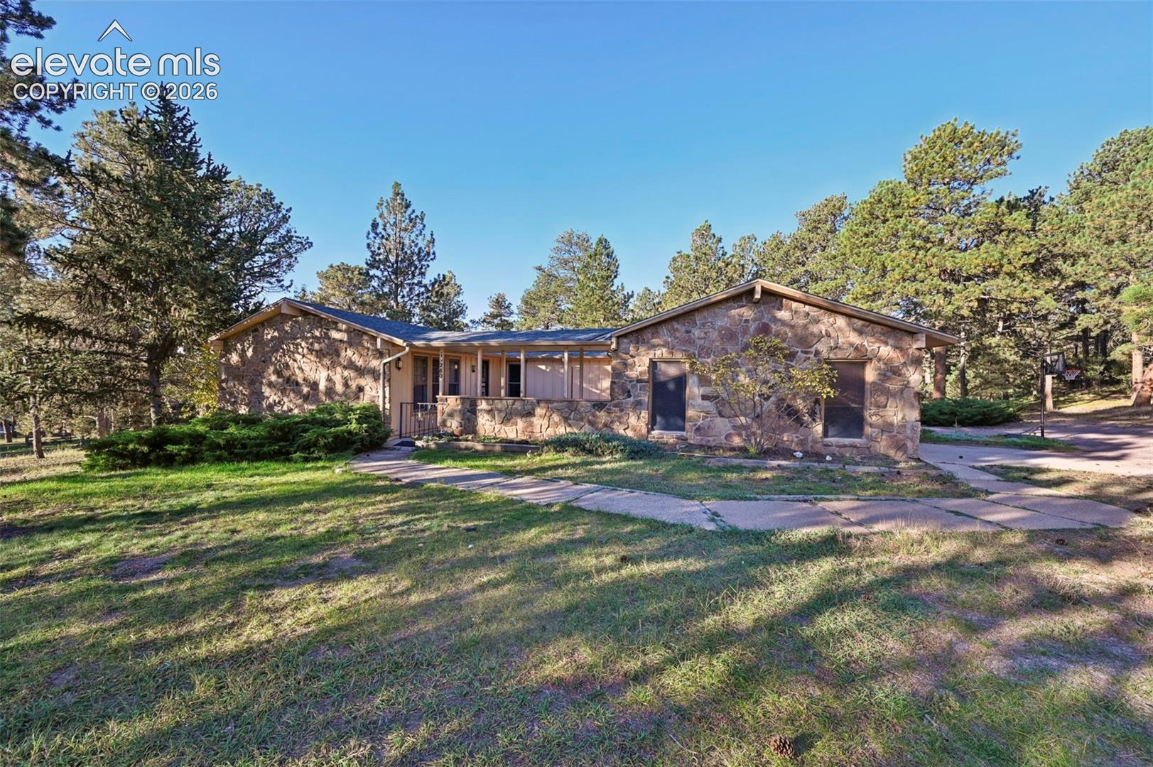 19280 doewood Drive — listing photo