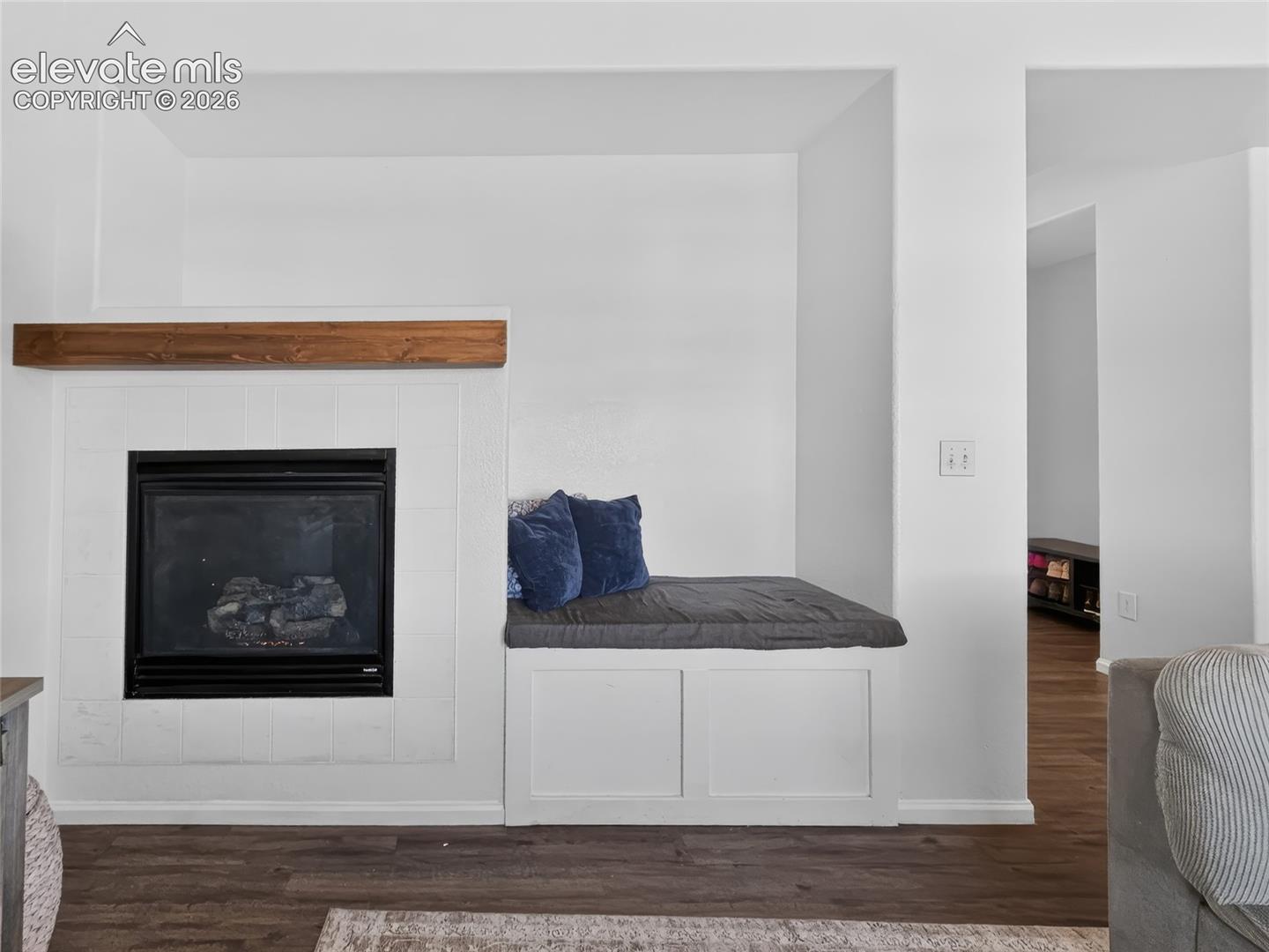 Listing photo 7 for 7490 Creekfront Drive