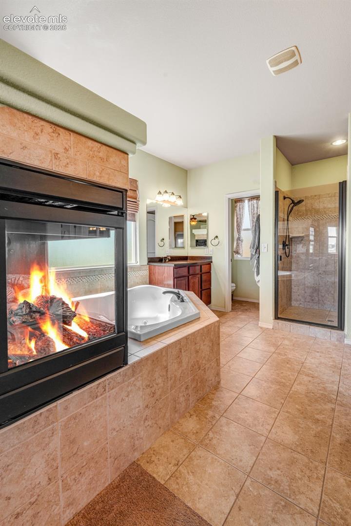 Listing photo 12 for 11263 Foxwell Way