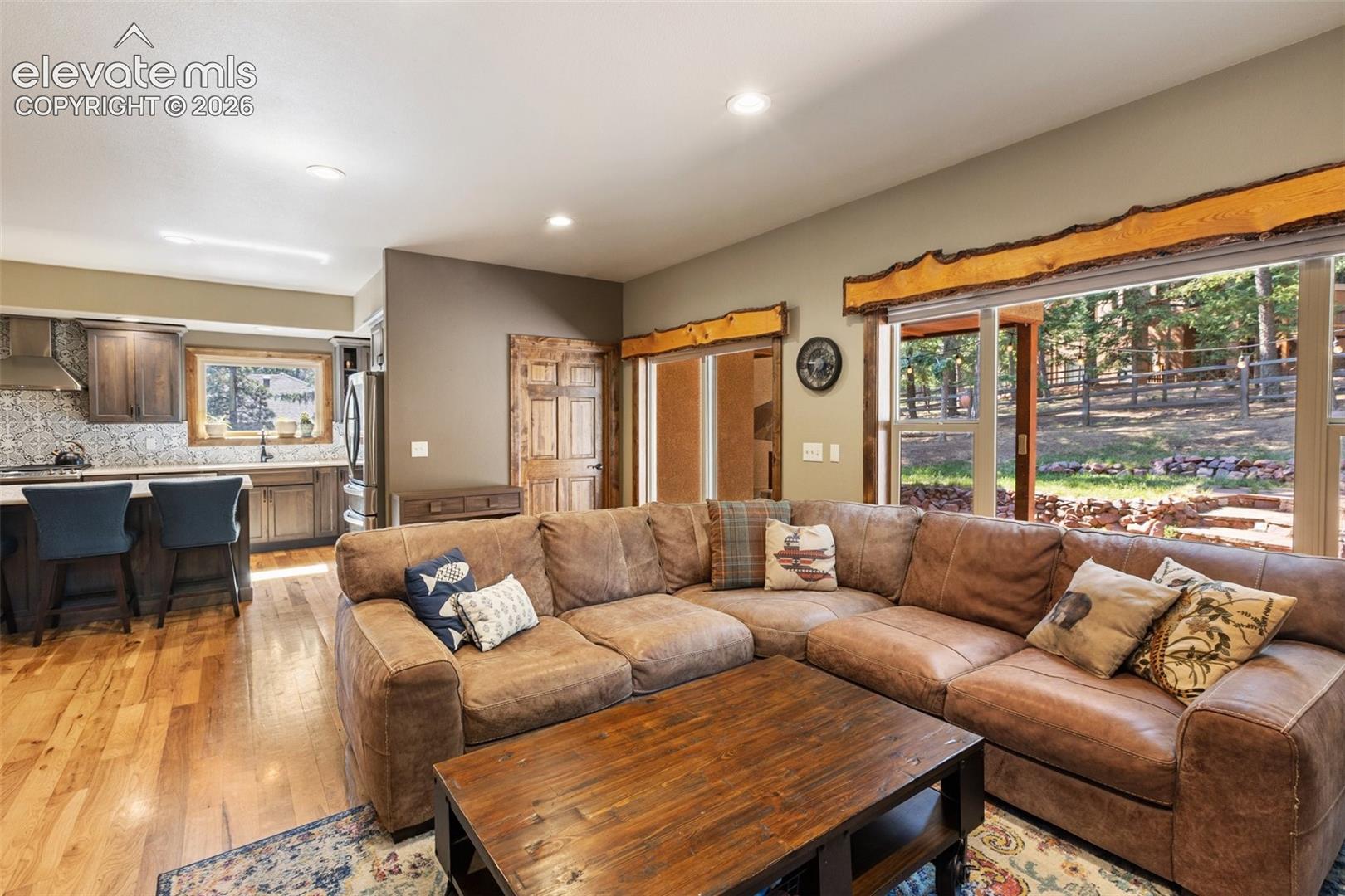Listing photo 16 for 1195 Karen Lane