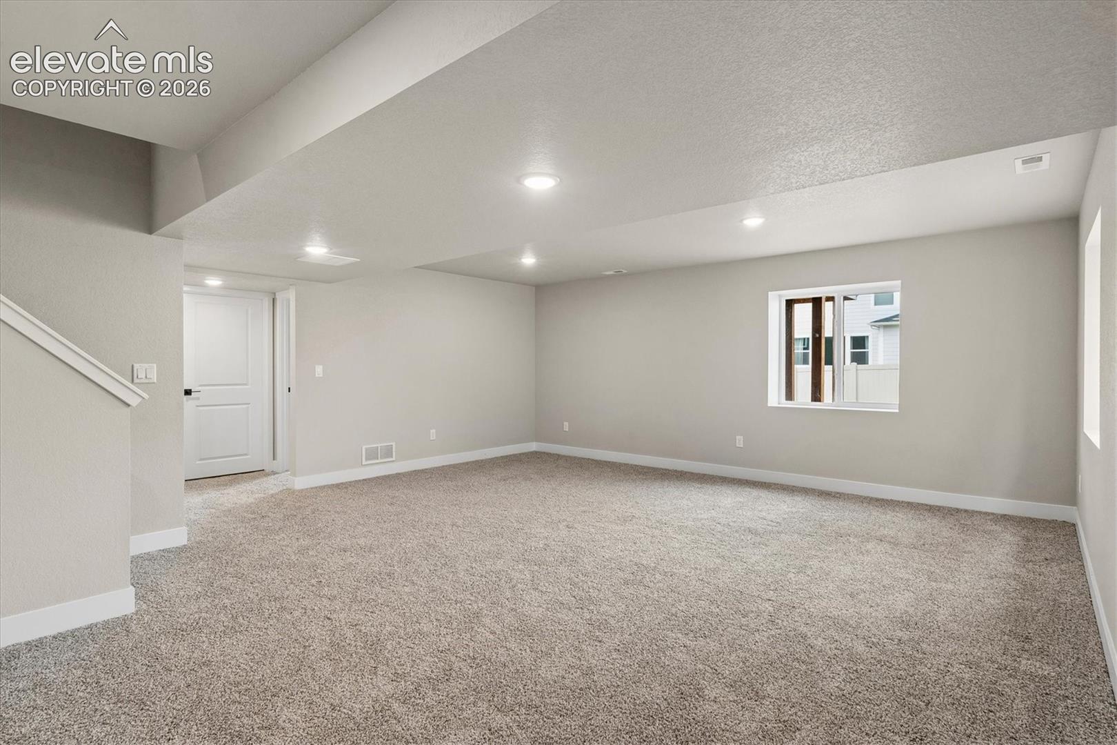 Listing photo 9 for 9660 Blaurock Drive