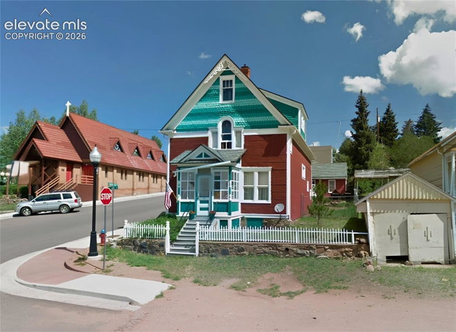 401 E Carr Avenue — listing photo