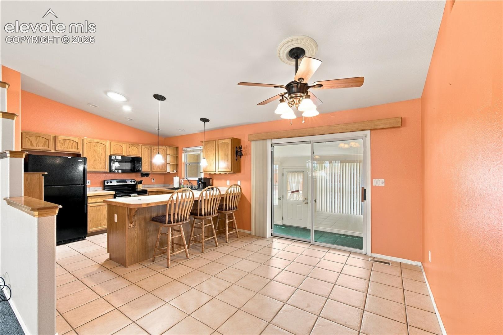 Listing photo 8 for 635 E Inca Court
