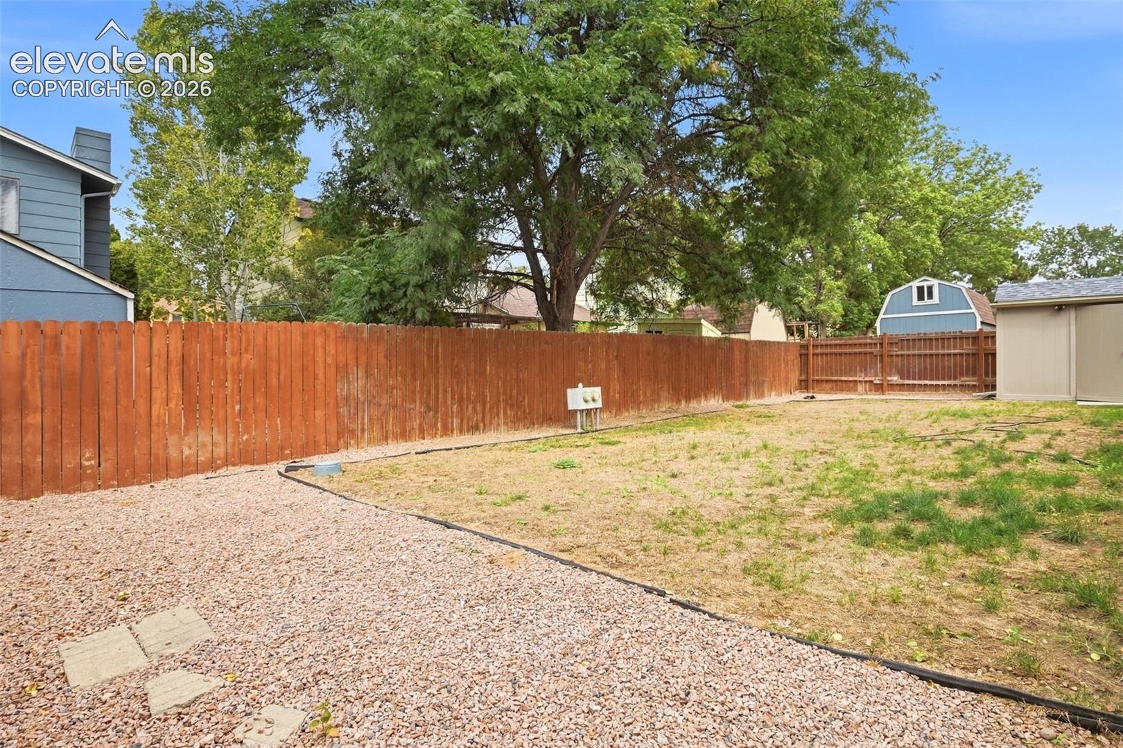 Listing photo 6 for 960 Crandall Drive