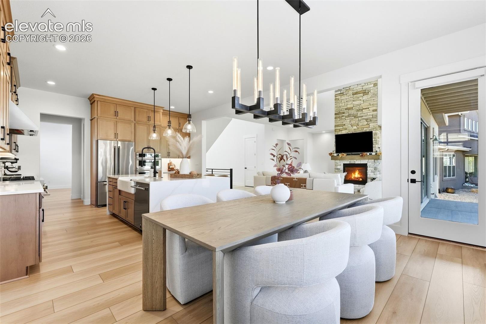 Listing photo 12 for 3414 Crest Hollow View