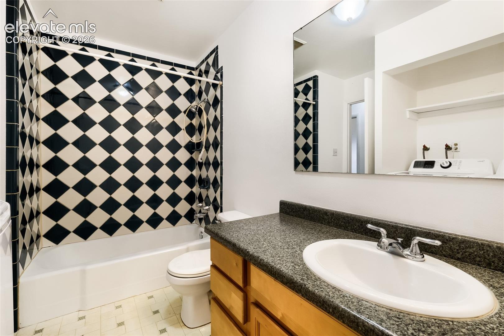 Listing photo 10 for 1100 Rosemont Drive