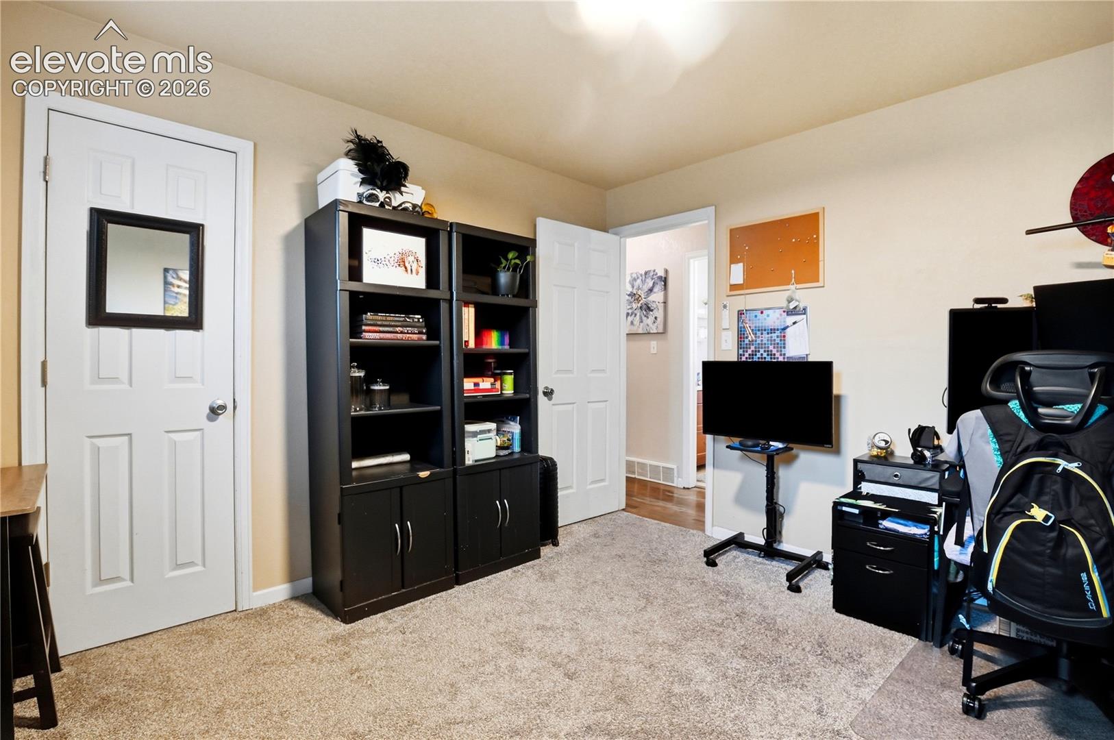 Listing photo 19 for 137 Steven Drive
