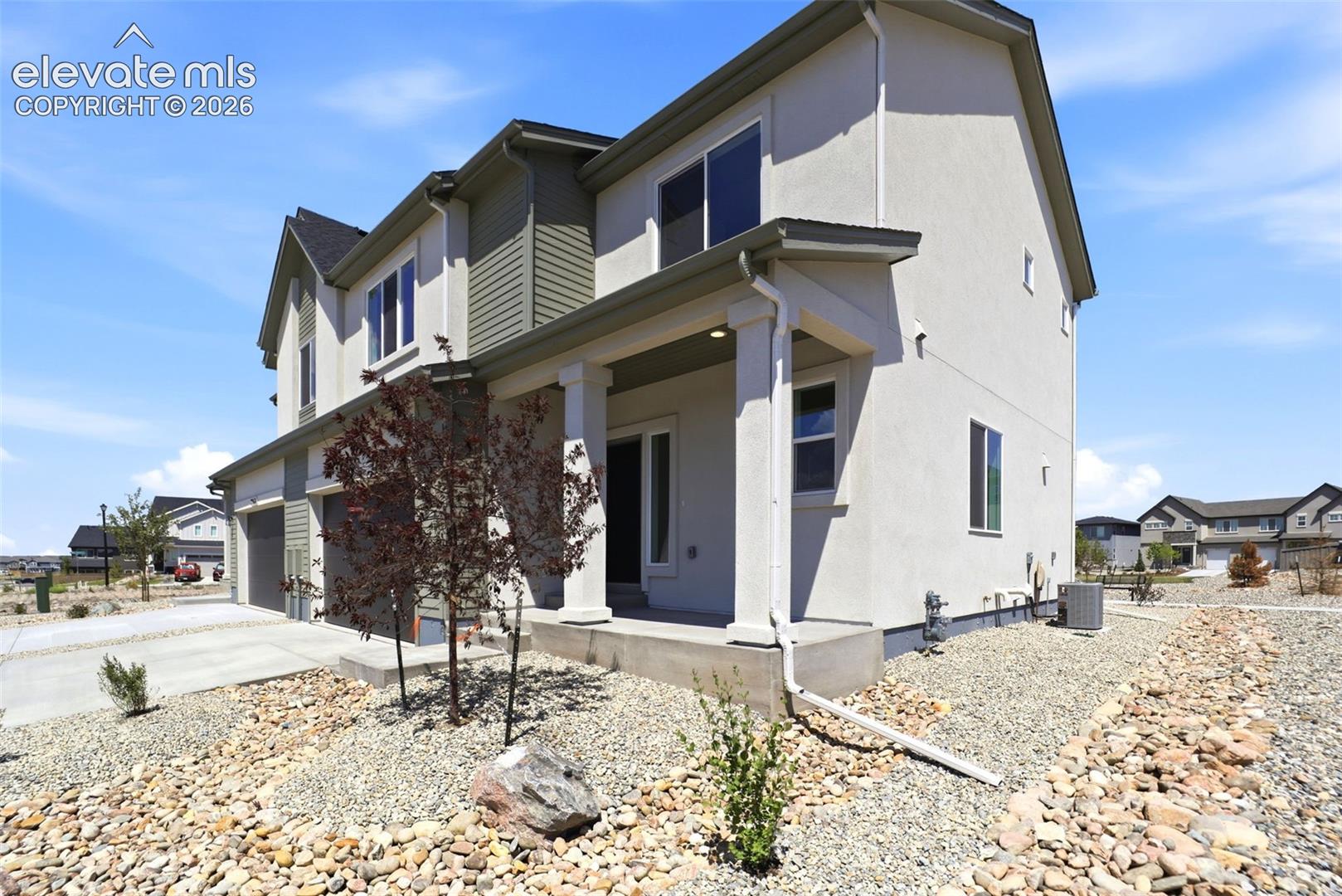 Listing photo 2 for 7968 School House Drive