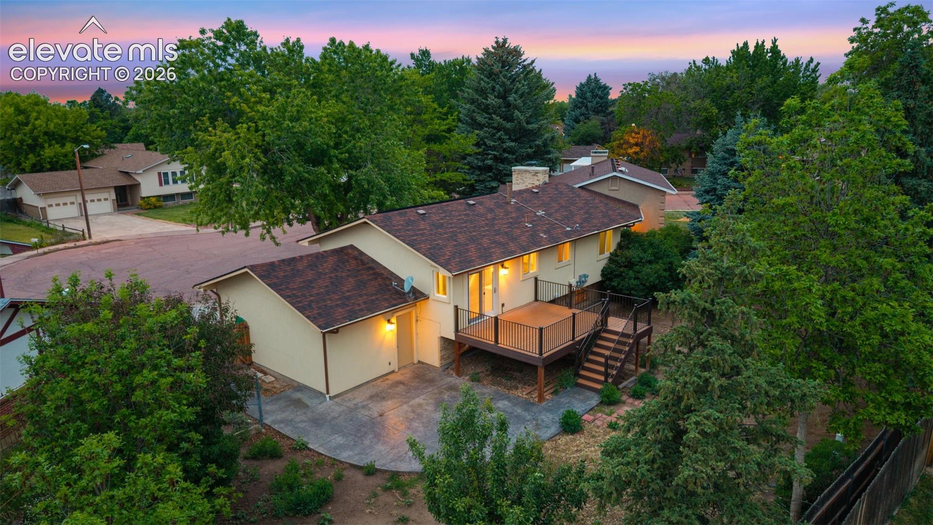 Listing photo 5 for 6973 Roaring Spring Avenue
