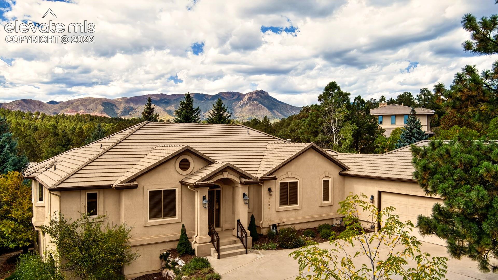 7625 WINDING OAKS Drive