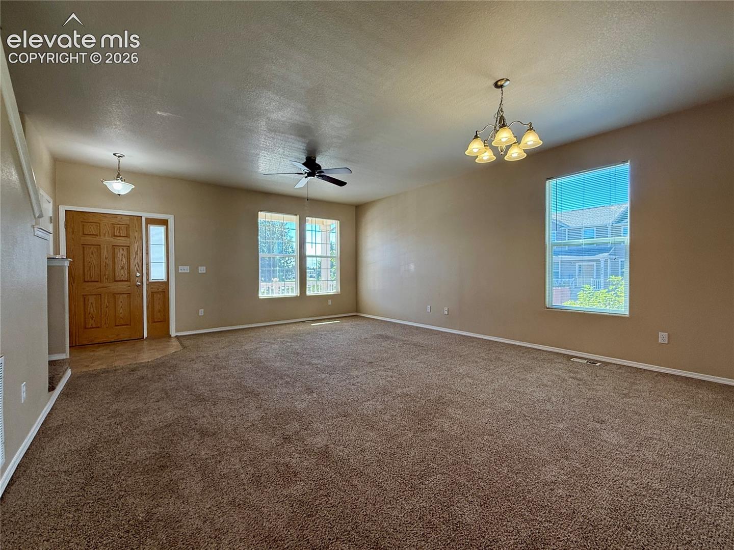 Listing photo 5 for 10586 Country Park Point
