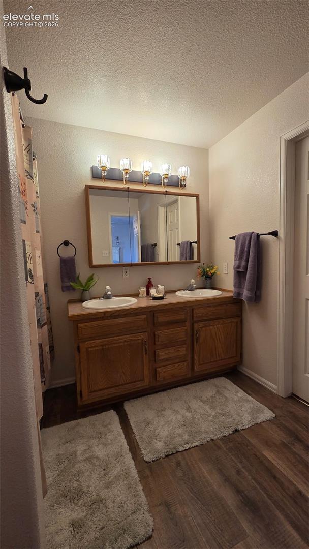 Listing photo 12 for 480 S Tejon Avenue