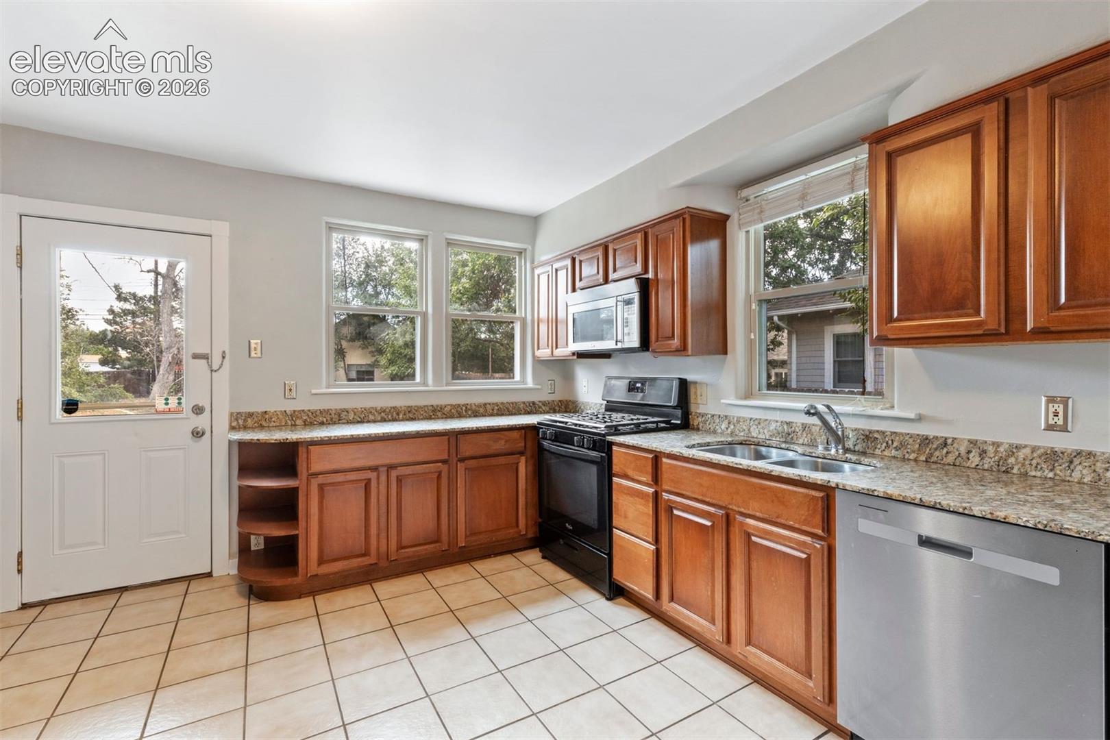 Listing photo 18 for 2309 N Nevada Avenue