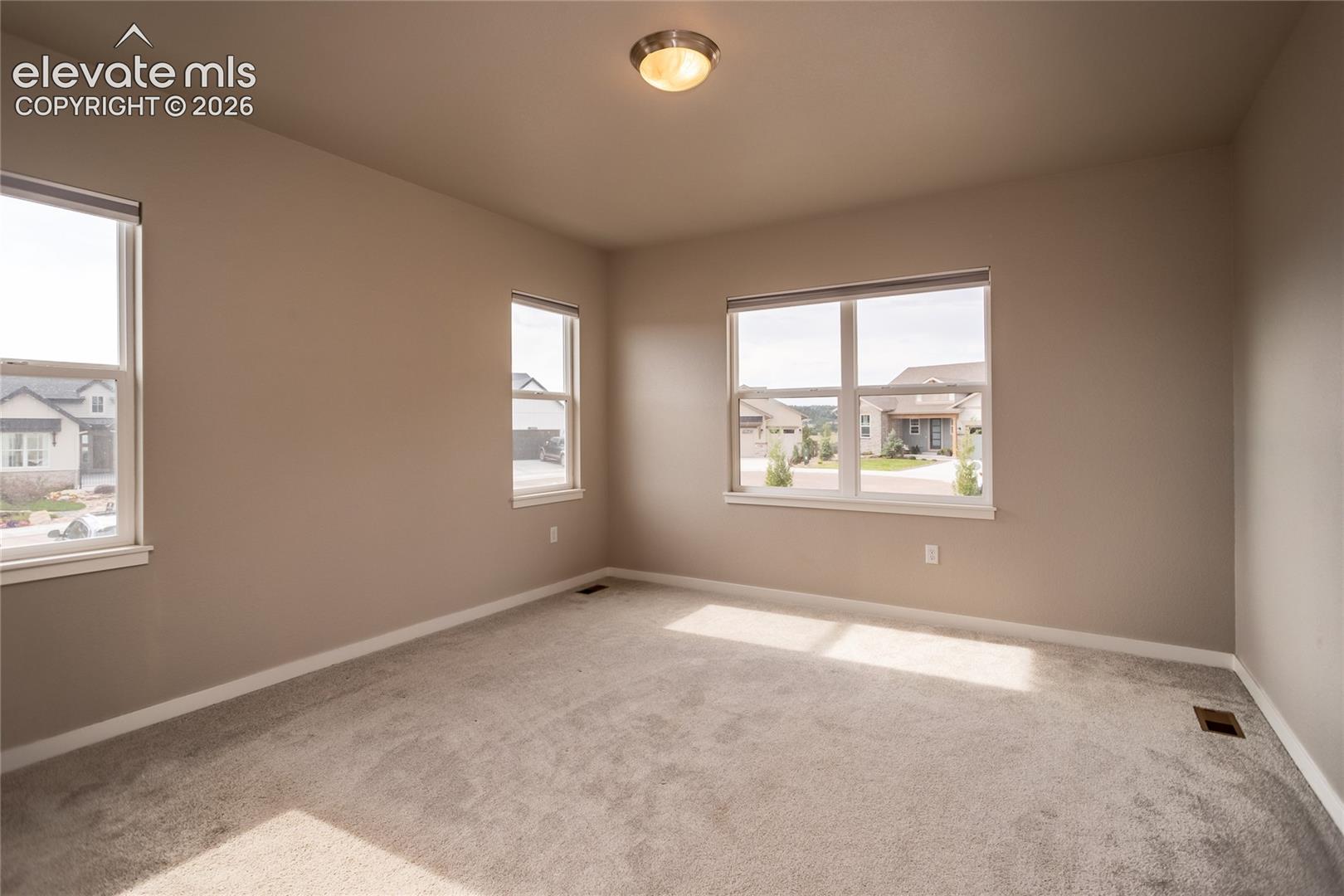 Listing photo 18 for 330 E Lost Pines Drive