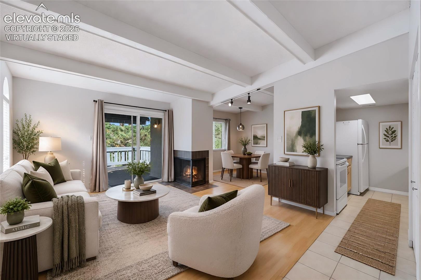 Listing photo 10 for 1062 Fontmore Road C