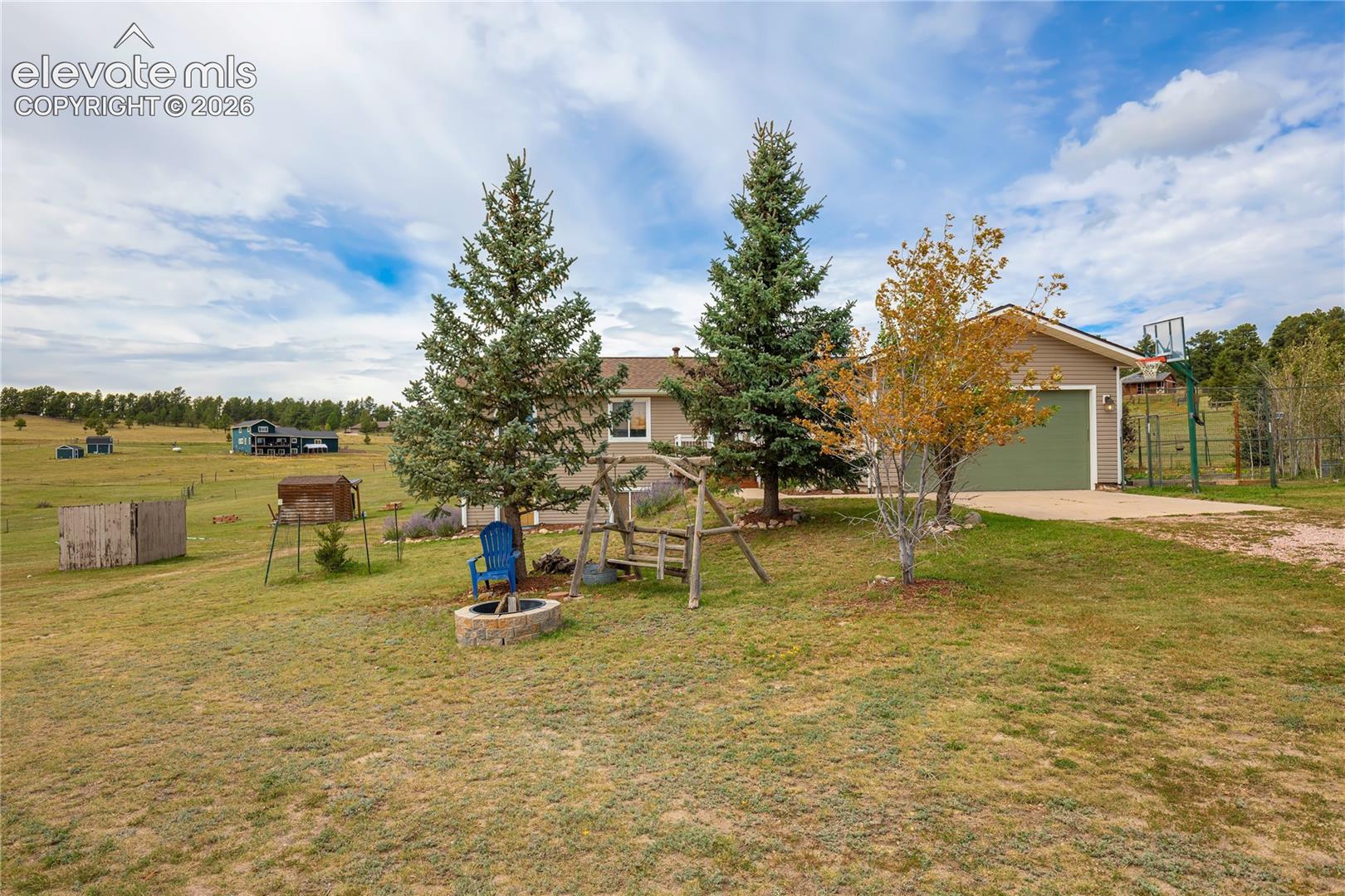 Listing photo 3 for 17650 Fremont Fort Drive