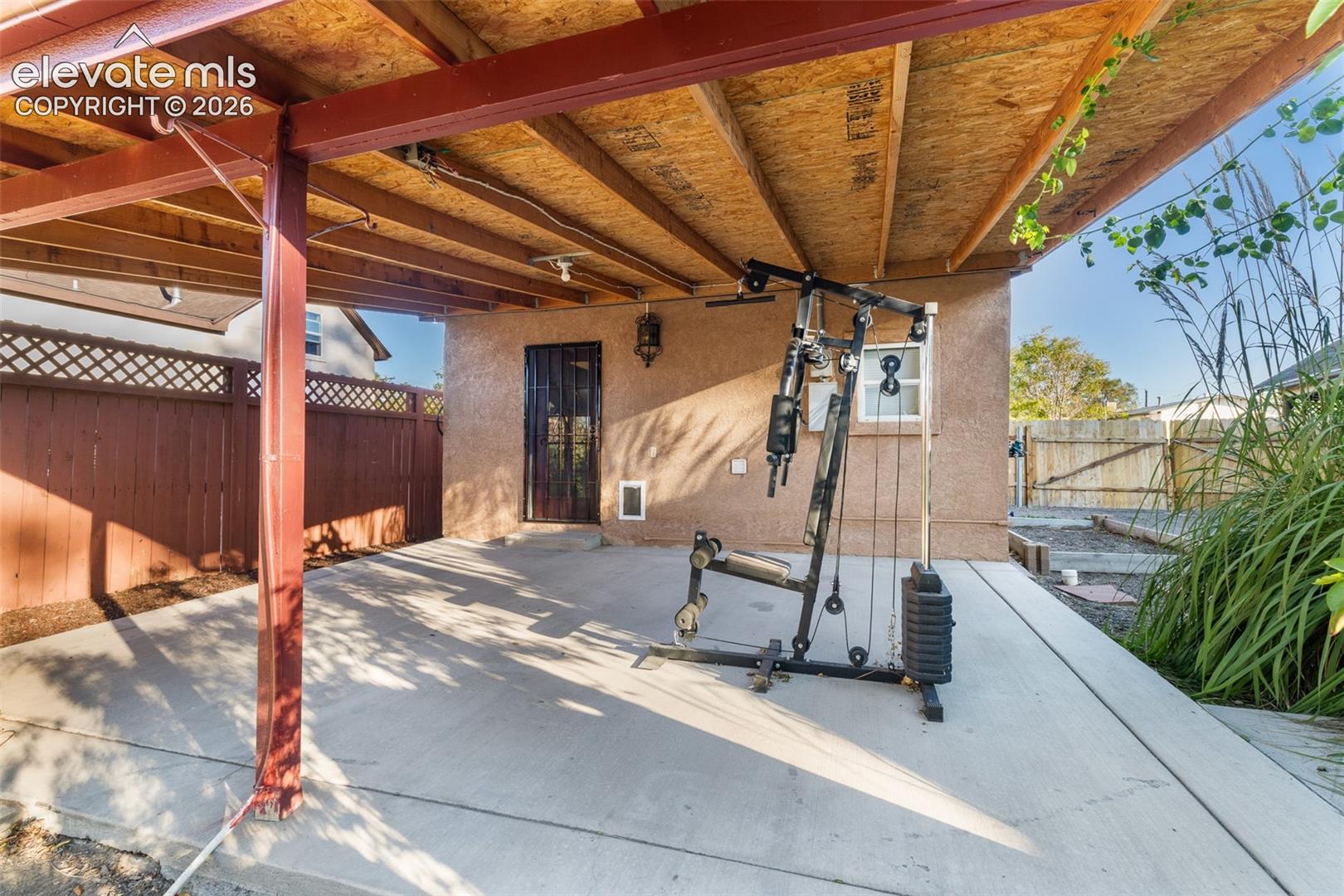 Listing photo 31 for 1118 Arroyo Avenue