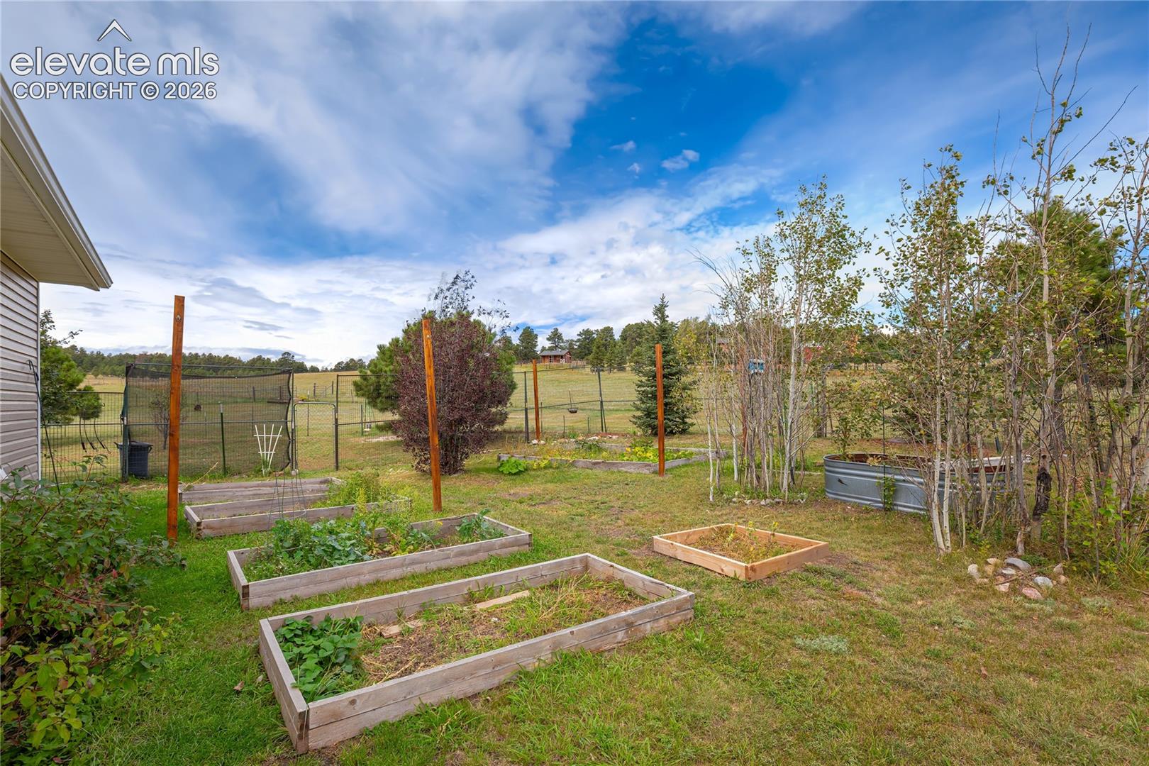 Listing photo 39 for 17650 Fremont Fort Drive