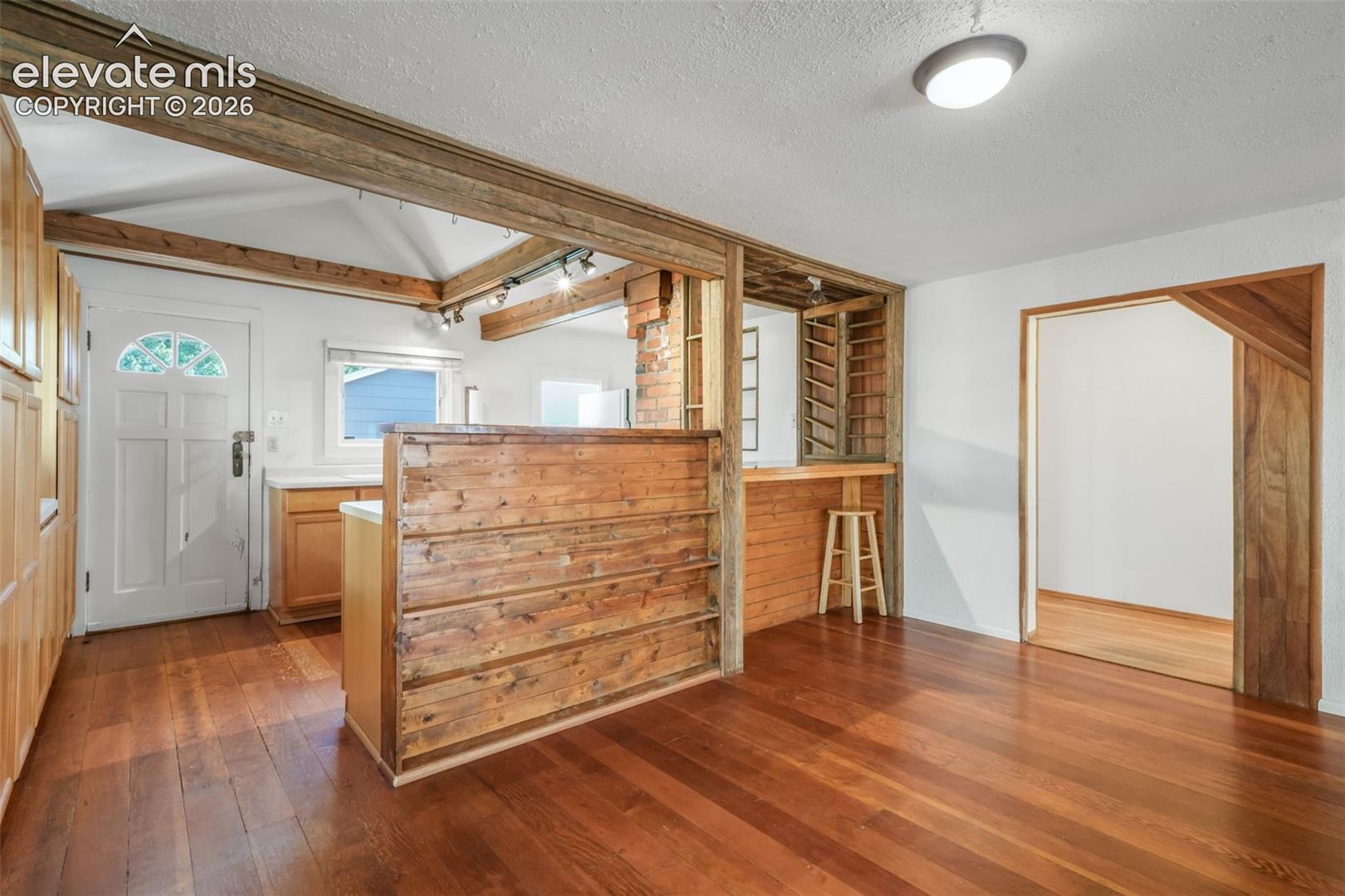 Listing photo 10 for 3326 W Kiowa Street
