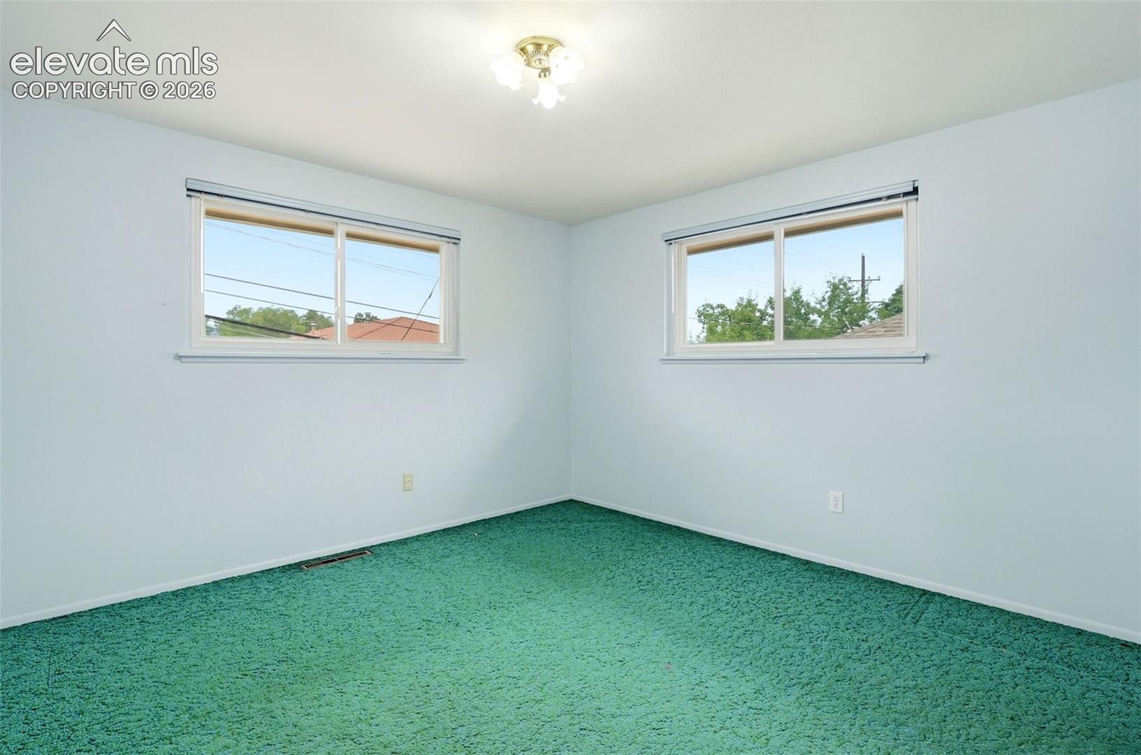 Listing photo 22 for 1442 Bellaire Drive