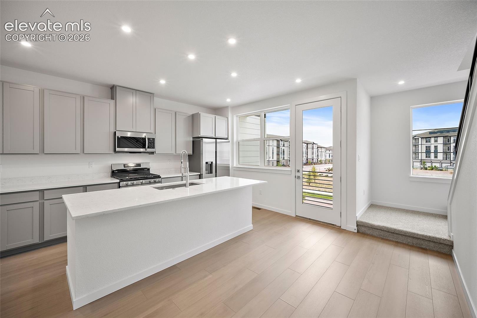 Listing photo 6 for 2256 Peridot Loop Heights
