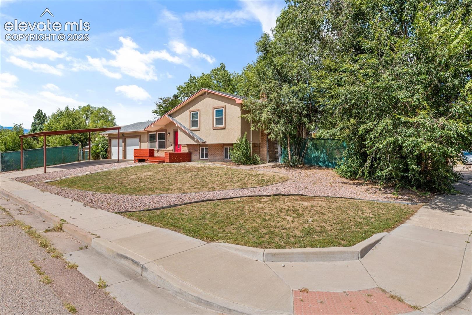Listing photo 4 for 7010 Stowe Circle