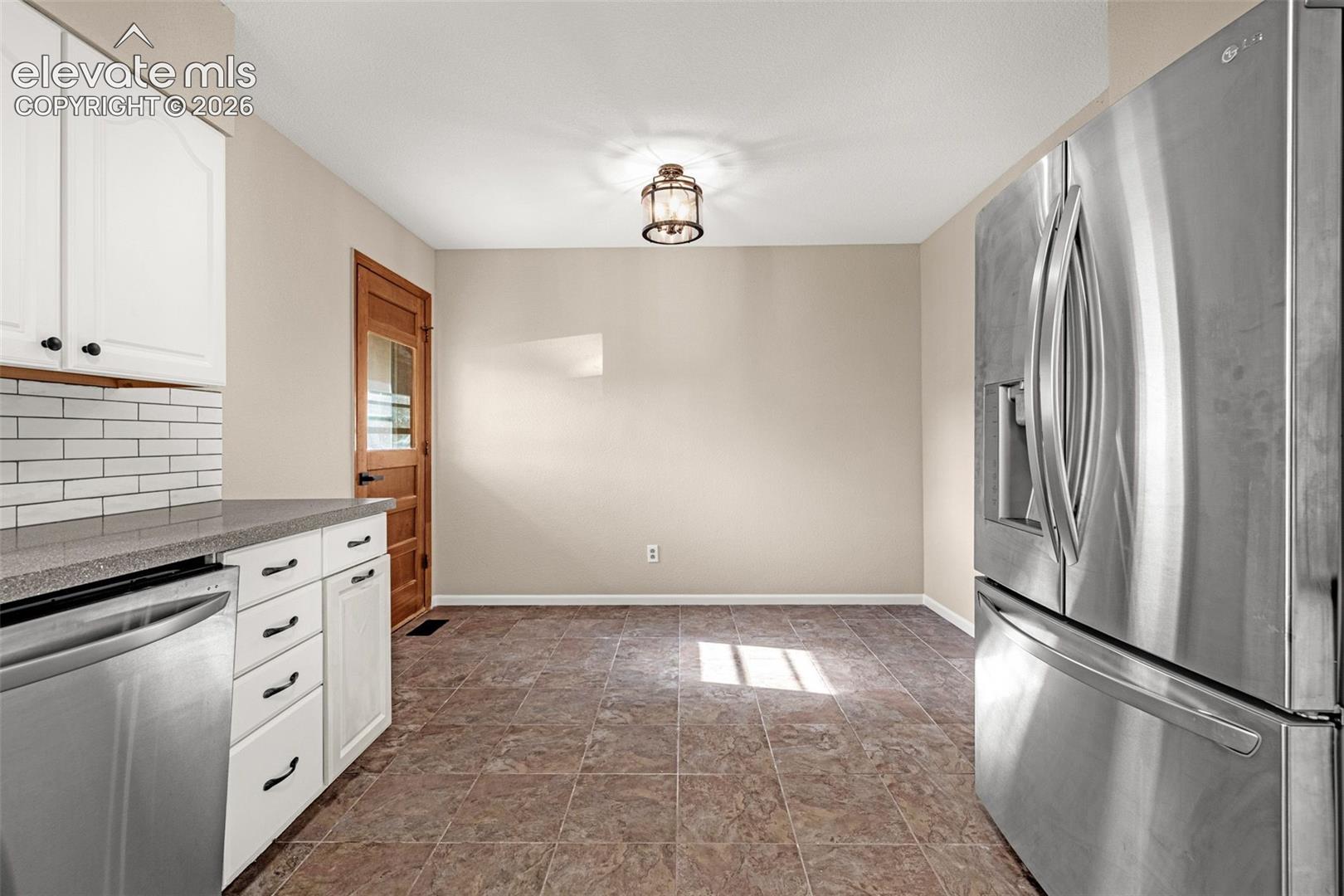 Listing photo 15 for 216 De La Vista Street