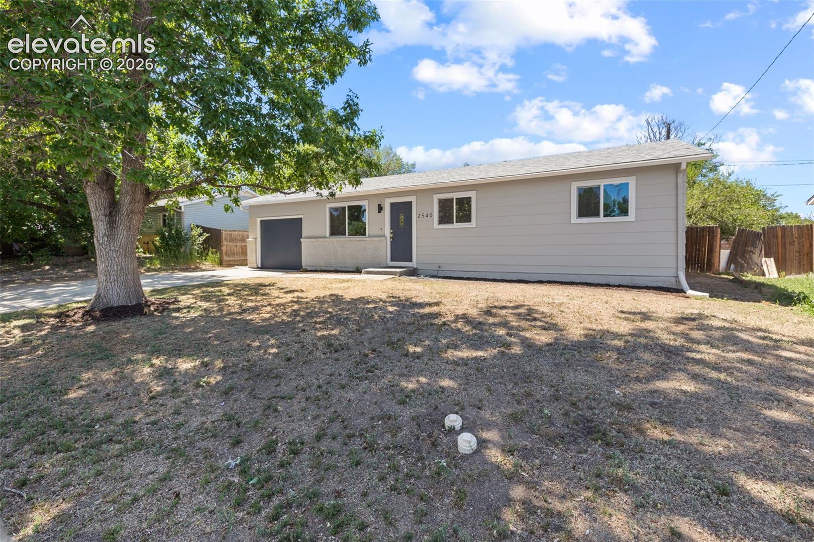 2540 Naples Drive, photo 3